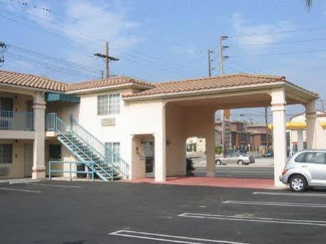 Burbank Inn And Suites Exterior photo